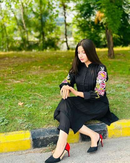 Hoor  Embroidered on Arm