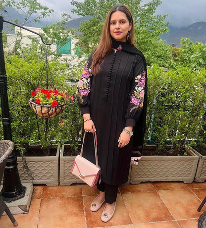 Hoor  Embroidered on Arm