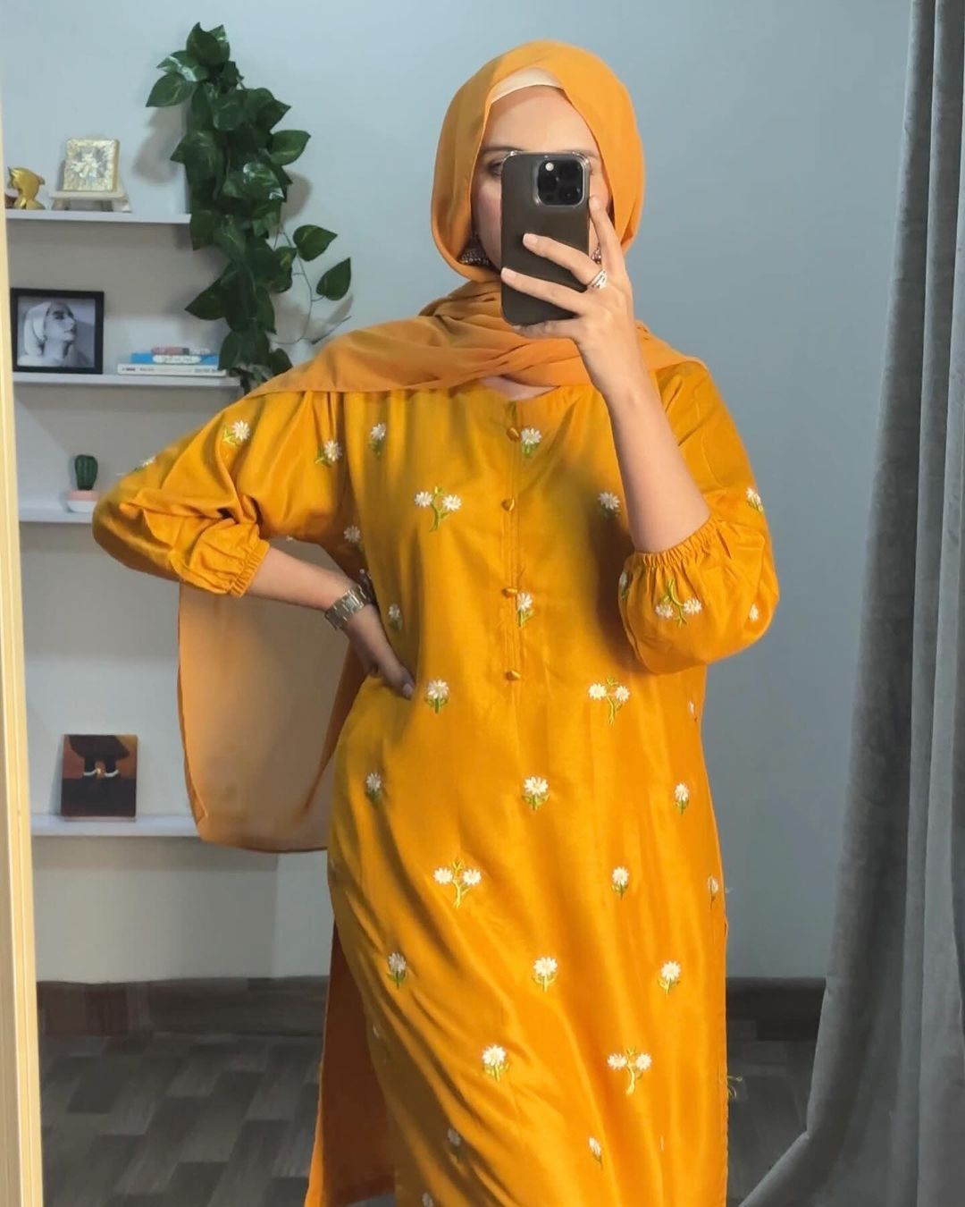 Daisy Delight ( Stitched Emb 2 Pcs)